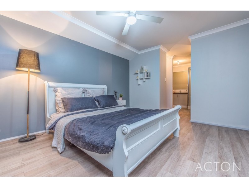 4 AMSTERDAM CRESCENT, Alkimos WA 6038