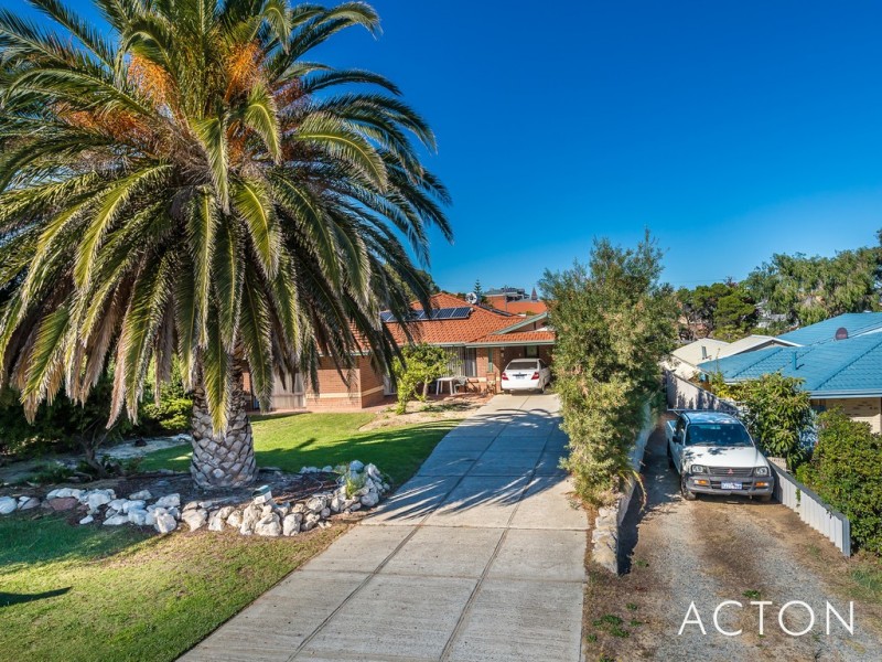 22 Mindarie Drive, Quinns Rocks WA 6030