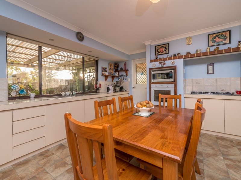 22 Mindarie Drive, Quinns Rocks WA 6030
