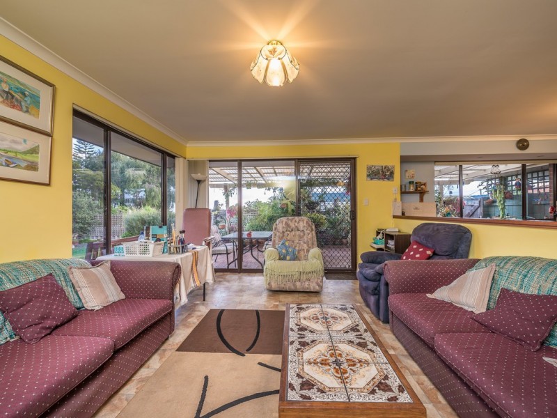 22 Mindarie Drive, Quinns Rocks WA 6030