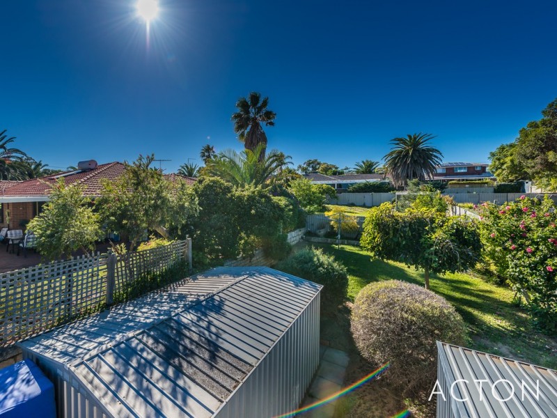 22 Mindarie Drive, Quinns Rocks WA 6030
