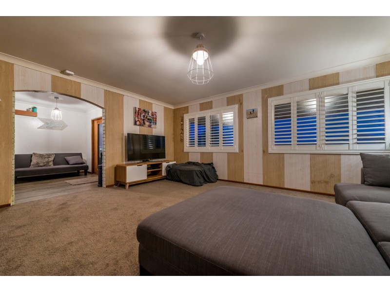4 Beverley Crescent, Quinns Rocks WA 6030