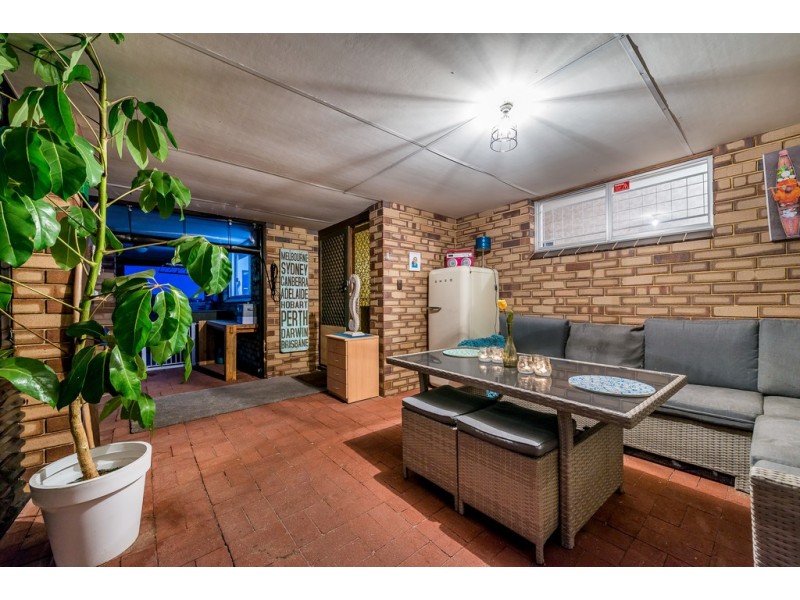 4 Beverley Crescent, Quinns Rocks WA 6030
