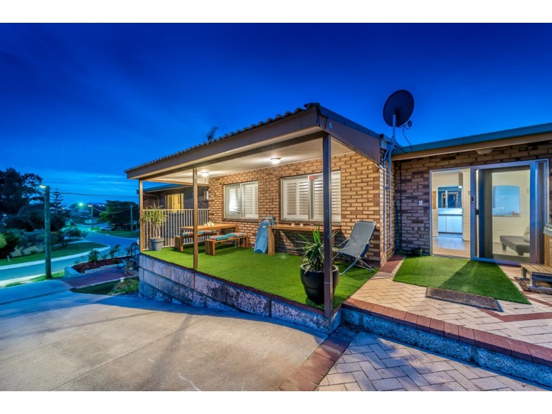 4 Beverley Crescent, Quinns Rocks WA 6030