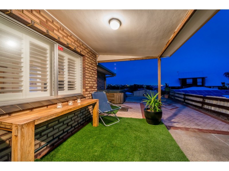 4 Beverley Crescent, Quinns Rocks WA 6030