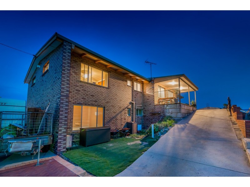 4 Beverley Crescent, Quinns Rocks WA 6030