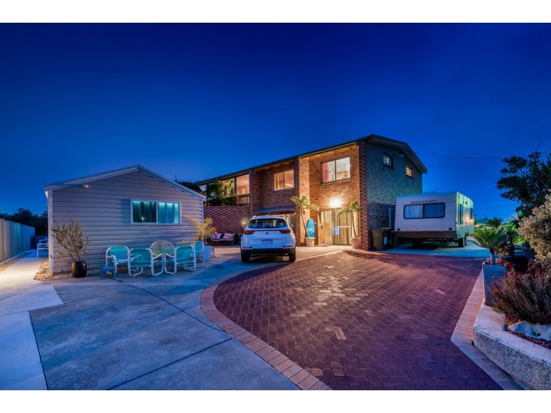 4 Beverley Crescent, Quinns Rocks WA 6030