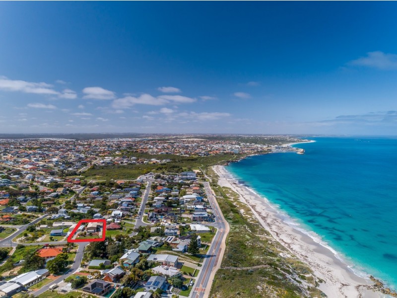 4 Beverley Crescent, Quinns Rocks WA 6030