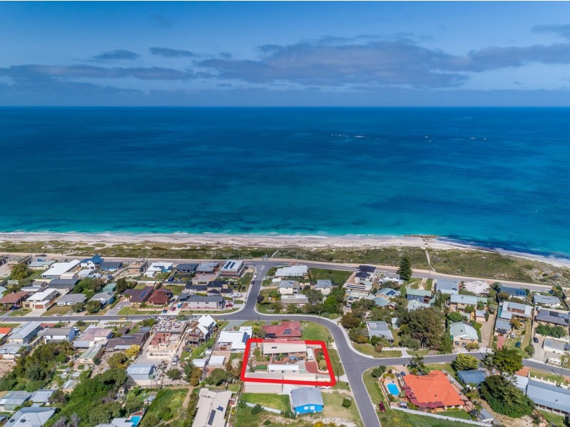 4 Beverley Crescent, Quinns Rocks WA 6030