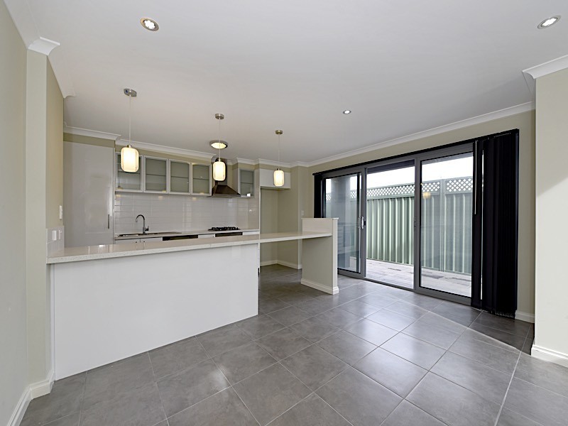 6/10 Pearl Road, Cloverdale WA 6105