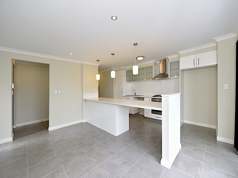 6/10 Pearl Road, Cloverdale WA 6105