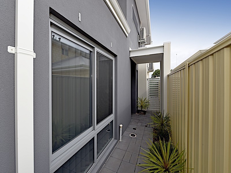 6/10 Pearl Road, Cloverdale WA 6105