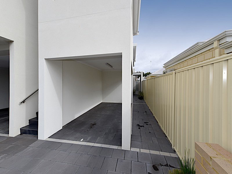 6/10 Pearl Road, Cloverdale WA 6105