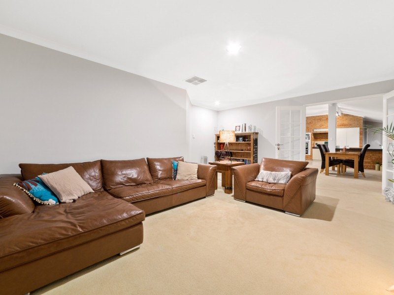 5 Heatherton Mews, Hillarys WA 6025