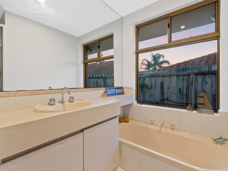 5 Heatherton Mews, Hillarys WA 6025