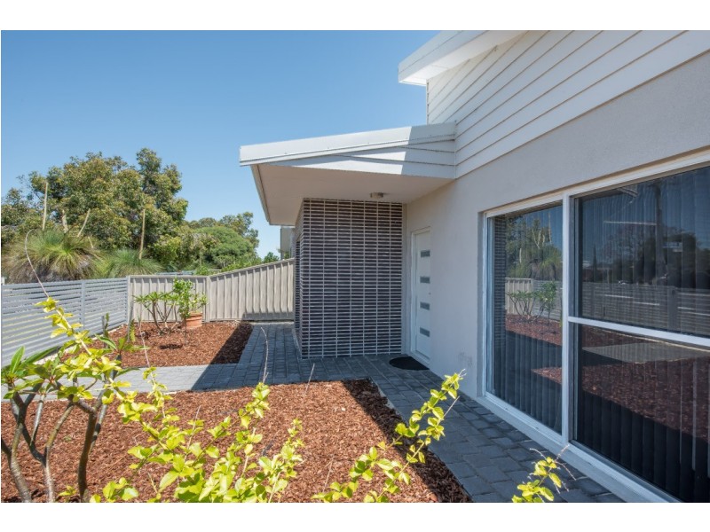 2/115 Vickers Street, Hamersley WA 6022