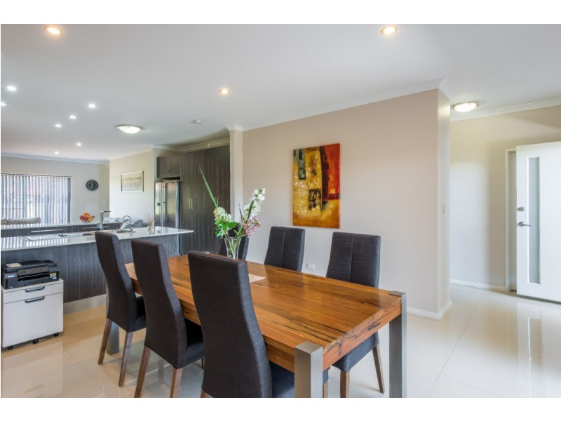 2/115 Vickers Street, Hamersley WA 6022