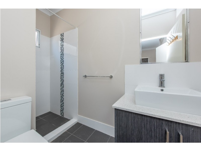 2/115 Vickers Street, Hamersley WA 6022