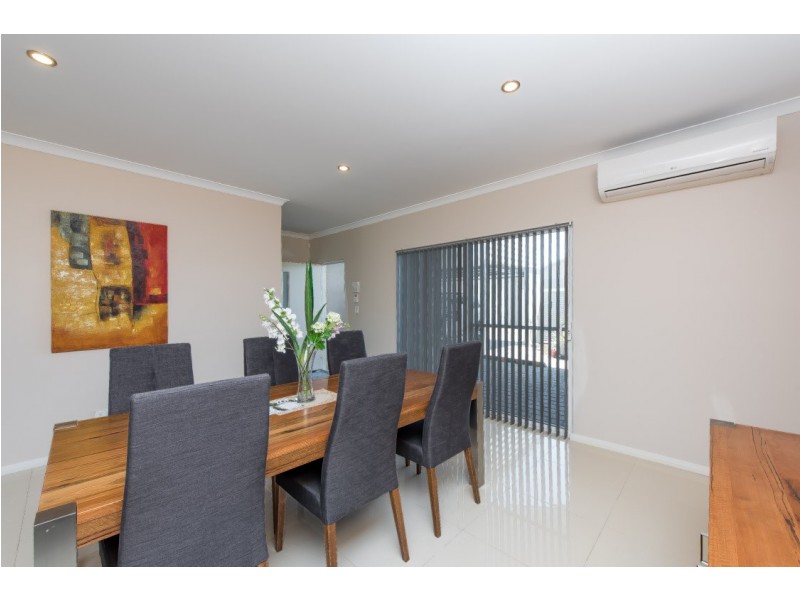 2/115 Vickers Street, Hamersley WA 6022