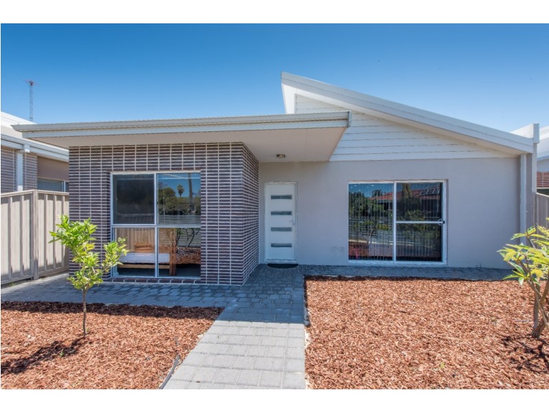 2/115 Vickers Street, Hamersley WA 6022