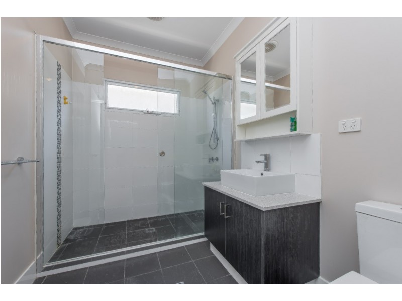 2/115 Vickers Street, Hamersley WA 6022