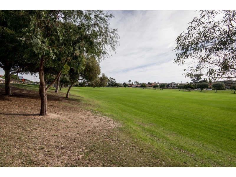 21 Green Road, Hillarys WA 6025