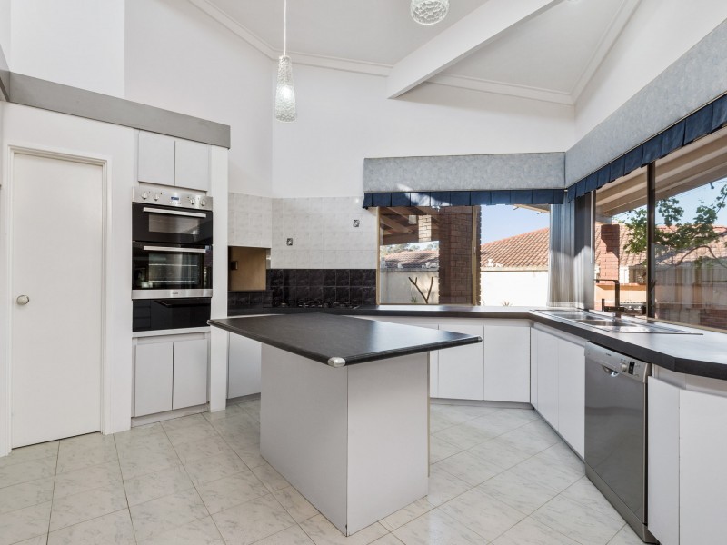 94 Talbot Drive, Kingsley WA 6026