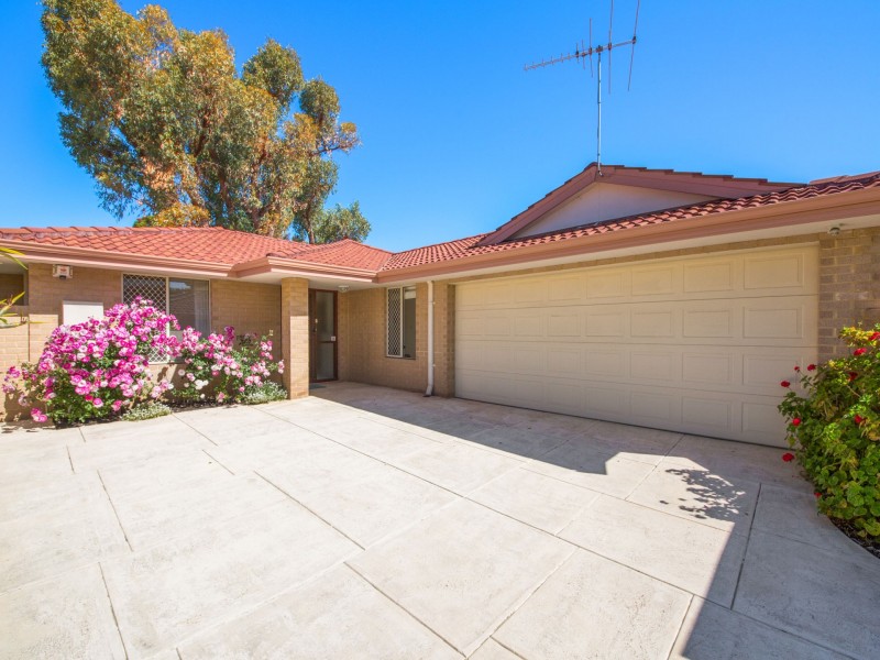 34B Burroughs Road, Karrinyup WA 6018