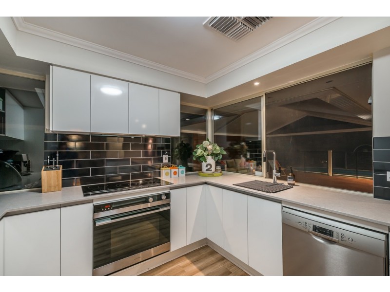 11 MANTA PASS, Mindarie WA 6030