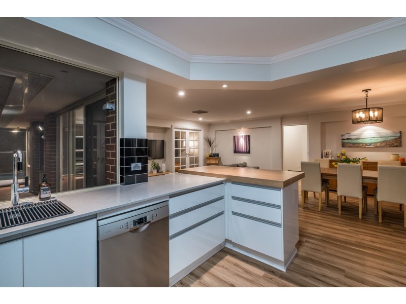 11 MANTA PASS, Mindarie WA 6030