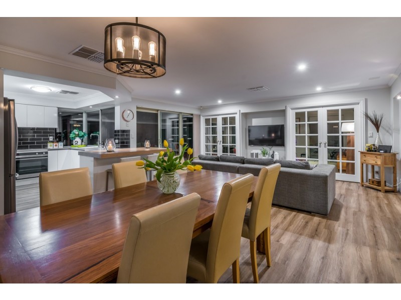 11 MANTA PASS, Mindarie WA 6030