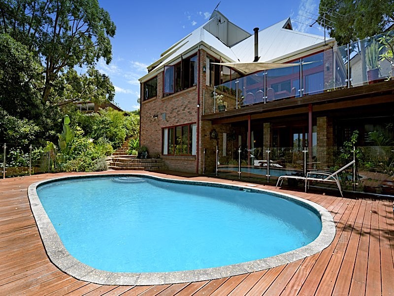 11 Takari Crescent, City Beach WA 6015