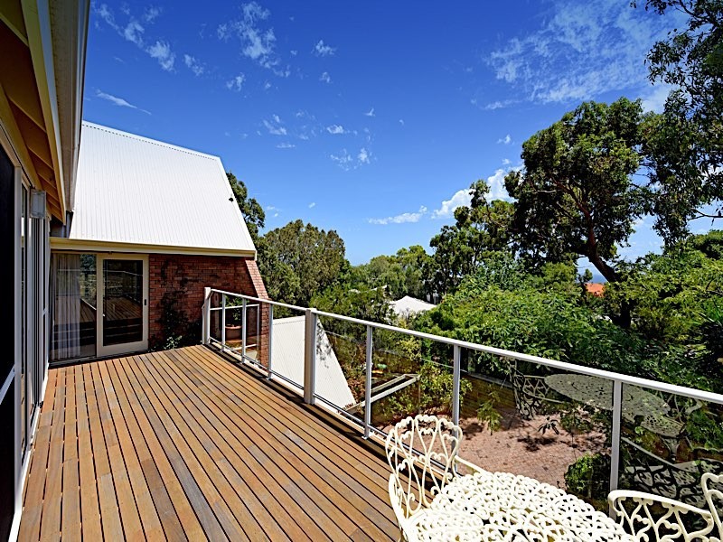 11 Takari Crescent, City Beach WA 6015