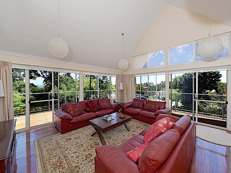 11 Takari Crescent, City Beach WA 6015