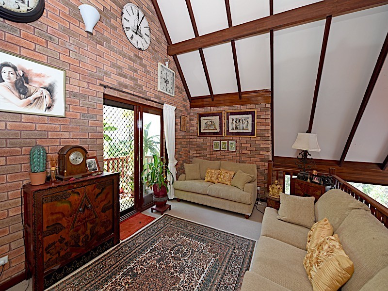 11 Takari Crescent, City Beach WA 6015