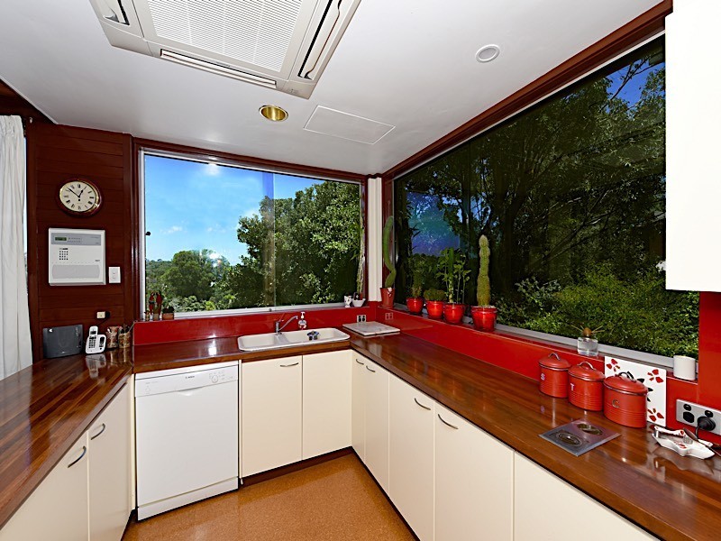 11 Takari Crescent, City Beach WA 6015