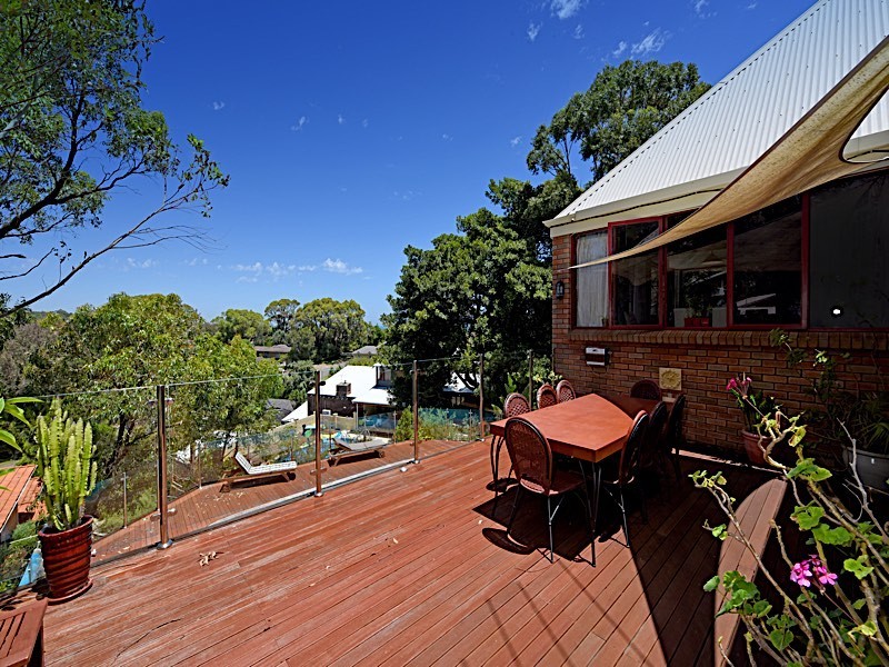 11 Takari Crescent, City Beach WA 6015