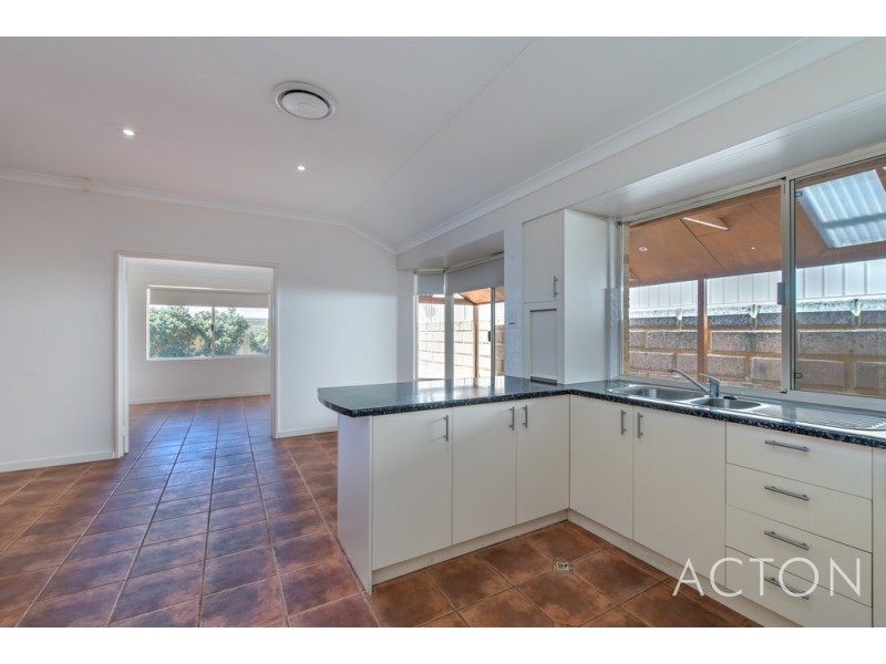 53 Kirkstall Drive, Hocking WA 6065