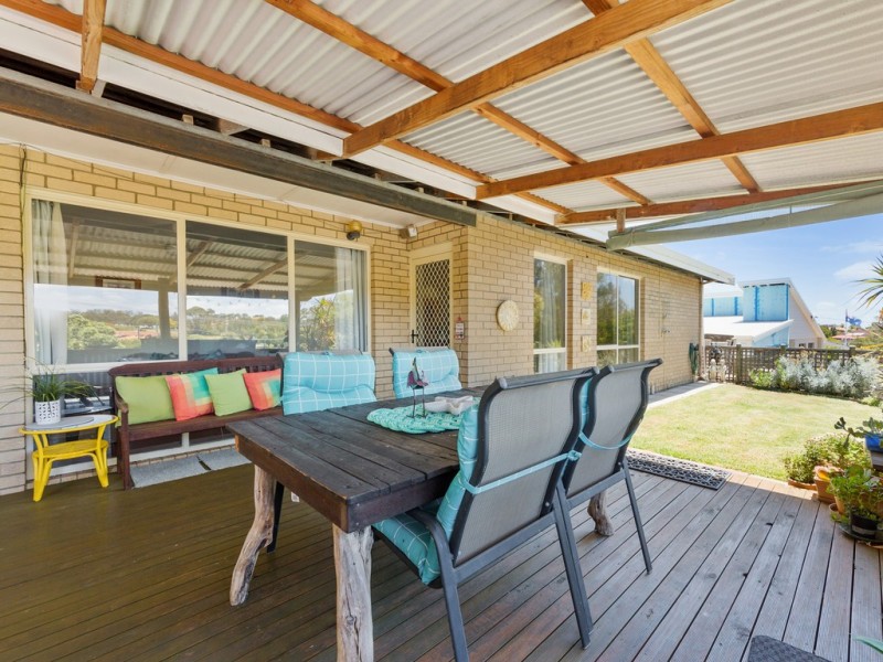 8 Monkhouse Way, Hillarys WA 6025