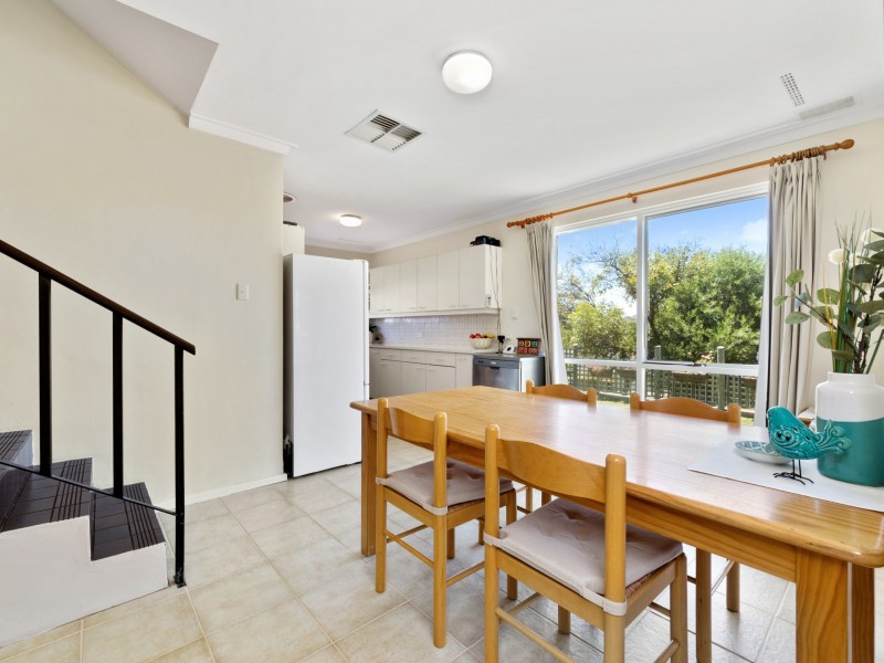 8 Monkhouse Way, Hillarys WA 6025