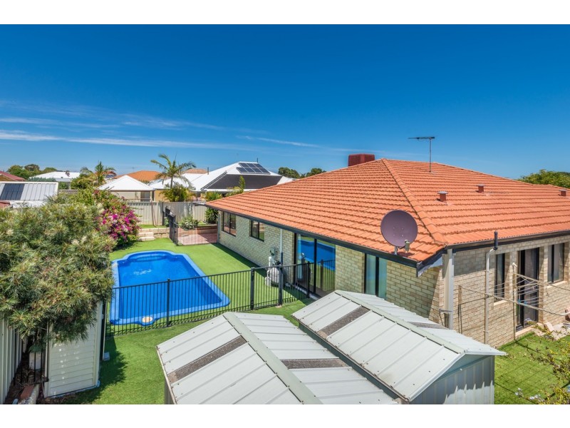 1 Clarafield Meander, Tapping WA 6065