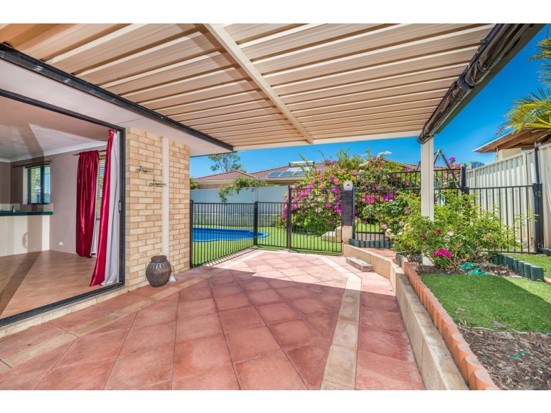 1 Clarafield Meander, Tapping WA 6065