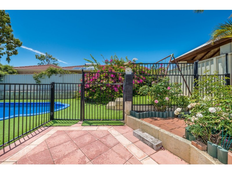 1 Clarafield Meander, Tapping WA 6065