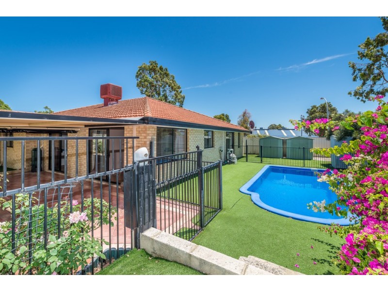 1 Clarafield Meander, Tapping WA 6065