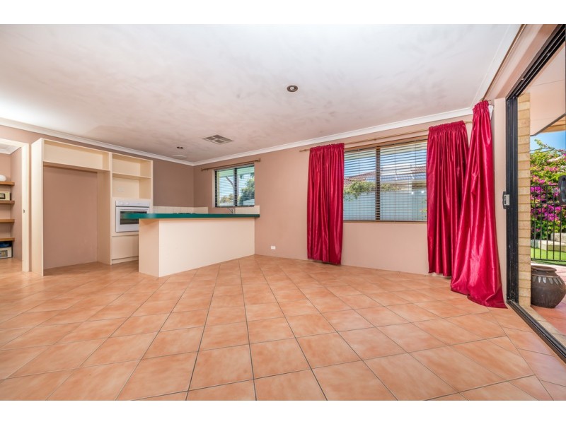 1 Clarafield Meander, Tapping WA 6065