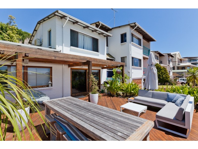 13 Riverside Road, East Fremantle WA 6158