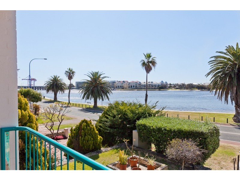 13 Riverside Road, East Fremantle WA 6158
