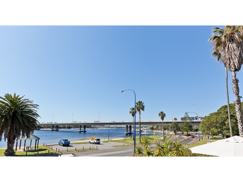 13 Riverside Road, East Fremantle WA 6158