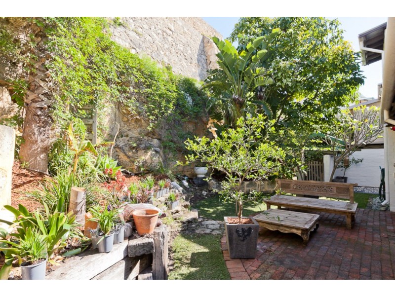 13 Riverside Road, East Fremantle WA 6158