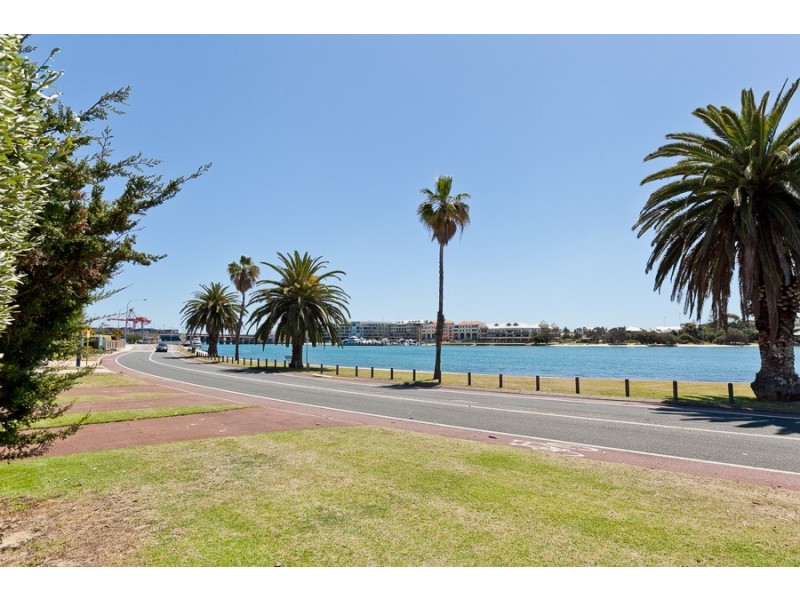 13 Riverside Road, East Fremantle WA 6158